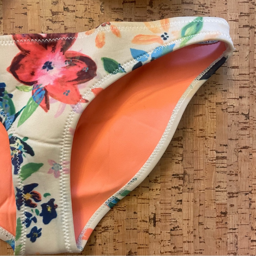 Triangl Floral Strapless Bikini Set - Picture 6 of 12